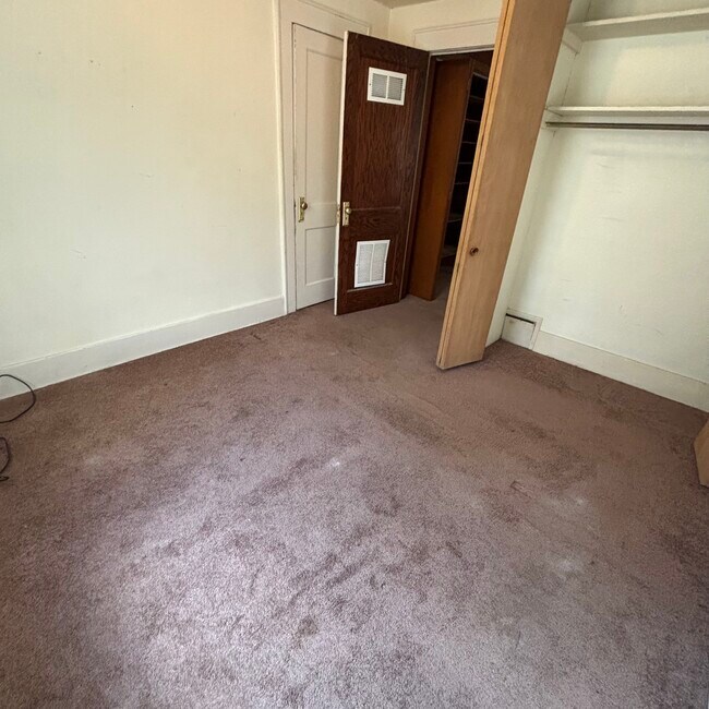 Building Photo - 203 S Homer St