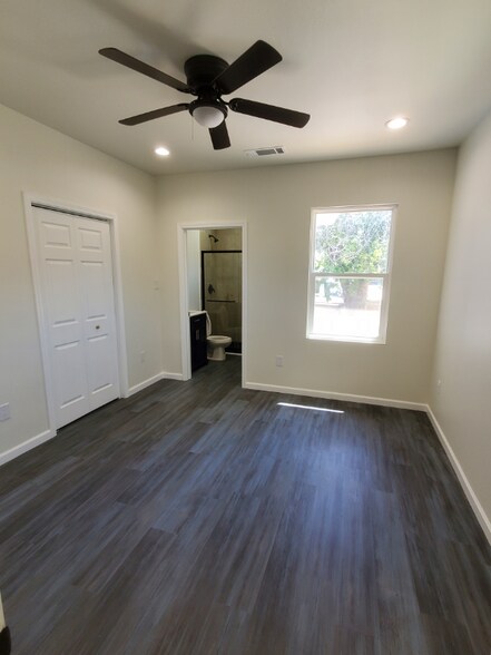 Building Photo - 6325 Tallman Ave