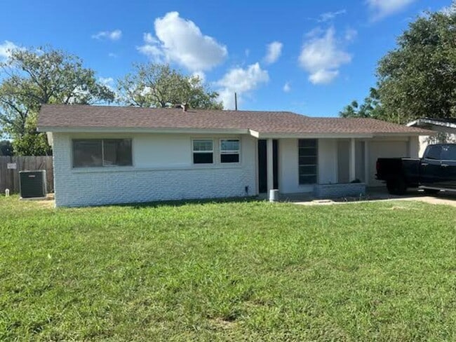 Primary Photo - 3022 Bimini Dr