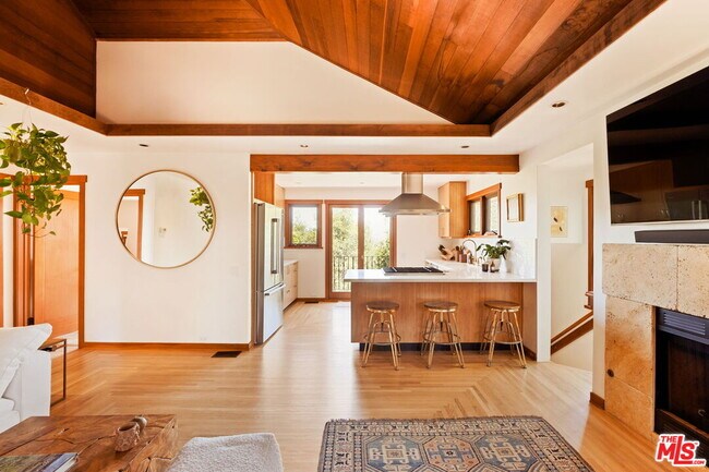 Building Photo - 21071 Waveview Dr