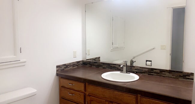 Building Photo - 8071 Emery Rd