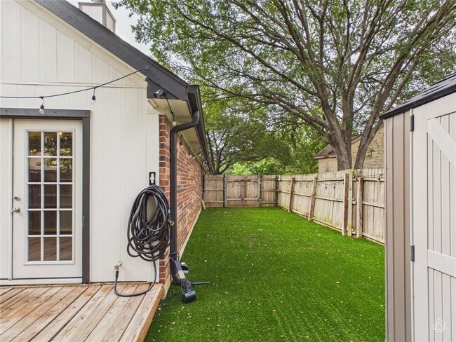 Building Photo - 7400 Crepe Myrtle Dr