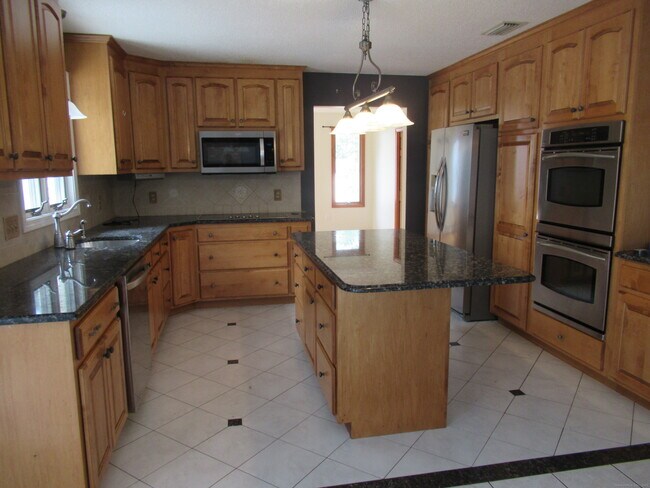 Building Photo - 208 Dino Rd