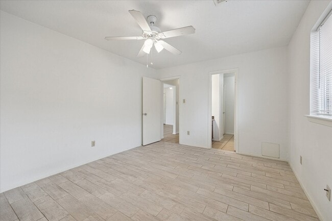 Building Photo - 2723 N Brompton Dr