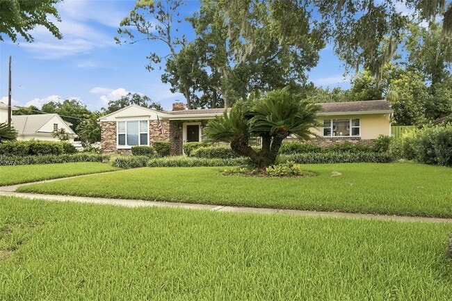 Building Photo - 1228 Spring Lake Dr
