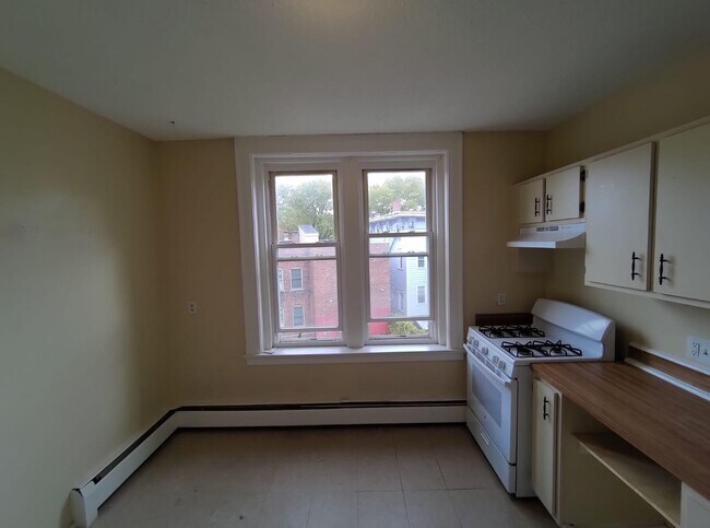 Building Photo - 36 Derby Ave