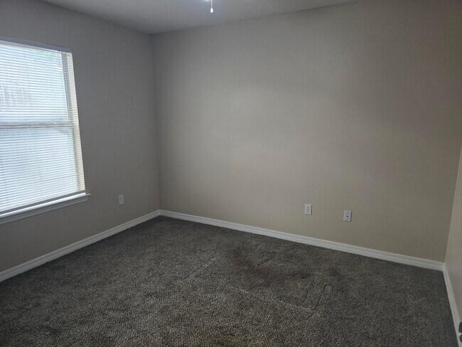 Building Photo - 7720 Lola Cir