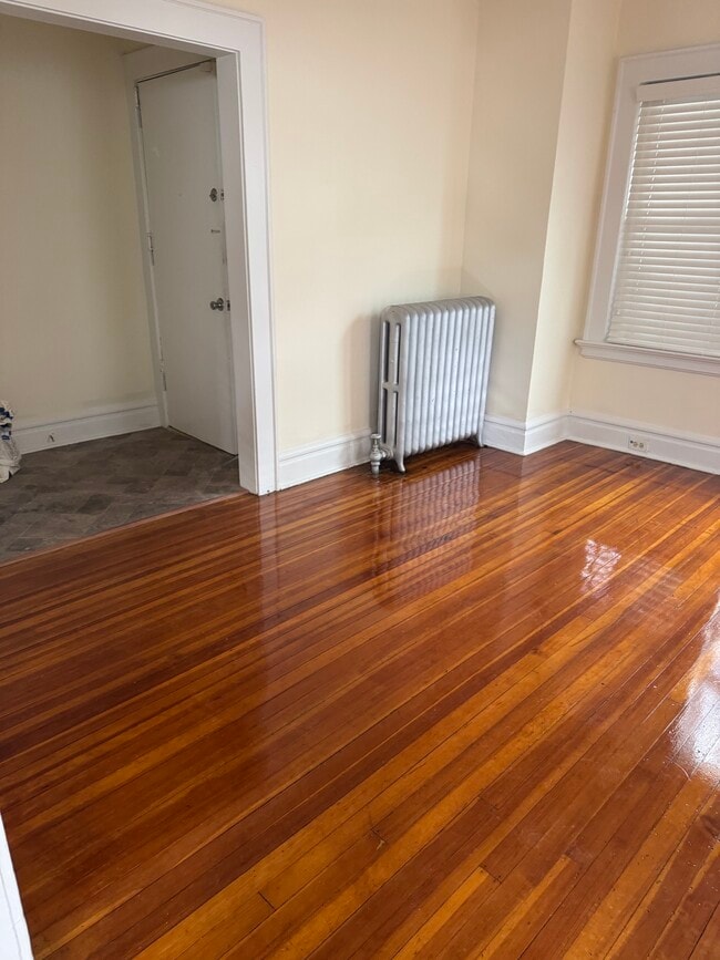 Building Photo - 102 Riggs Pl