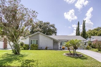 Building Photo - 12111 Meadowbrook Ln