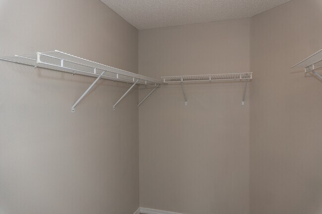 Building Photo - 465 Jillian Dr