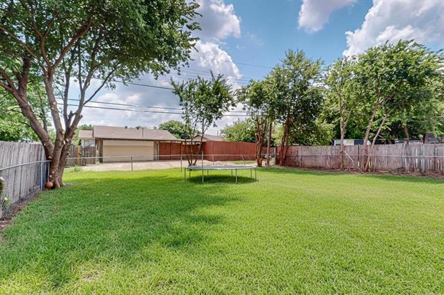 Building Photo - 1538 Oakbrook St