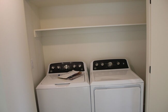 Building Photo - The Twin