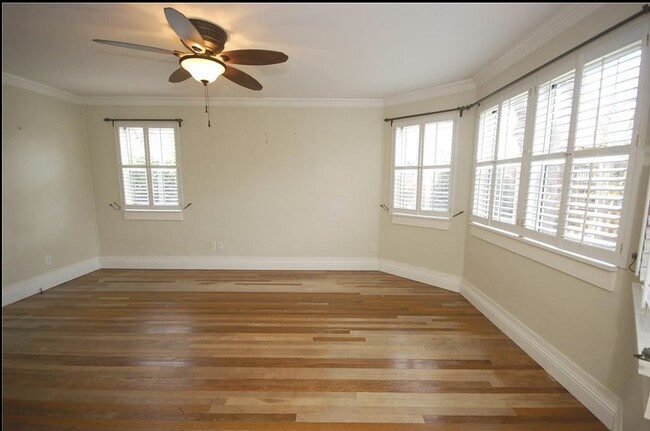 Building Photo - 506 Parks Ave