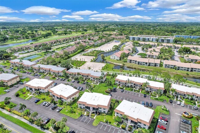 Building Photo - 7142 Golf Colony Ct