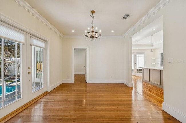 Building Photo - 344 21st Ave NE