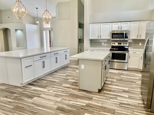 Building Photo - 1732 W Gary Dr