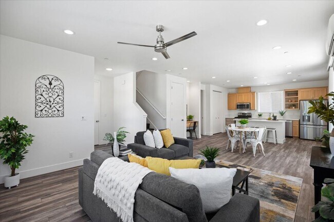 Building Photo - Stunning 3 bed home in Meriam Park for rent, available May 8th!