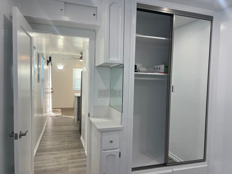 Building Photo - 1444 Alvira St