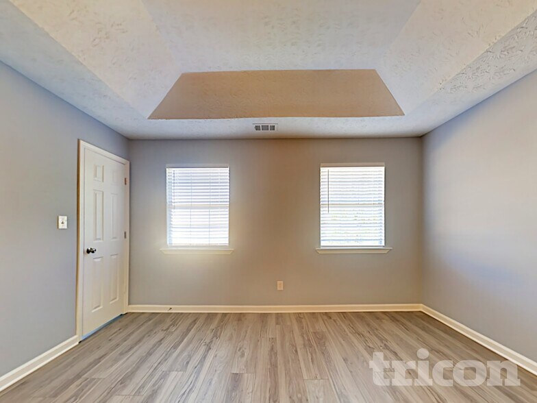 Building Photo - 418 Acres Ct