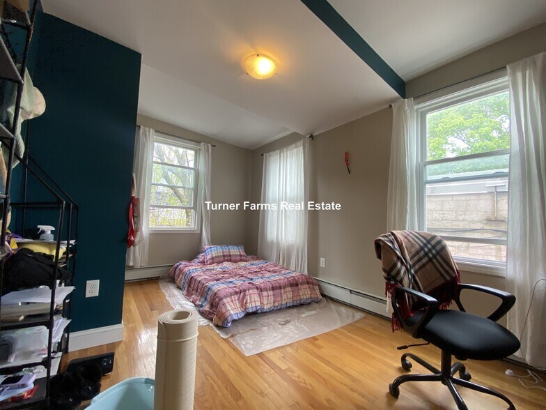 Building Photo - 173 Rindge Ave