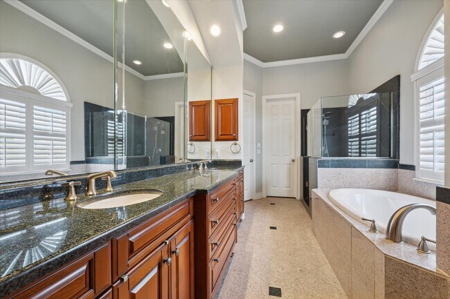 Building Photo - 2943 Brompton Square Dr