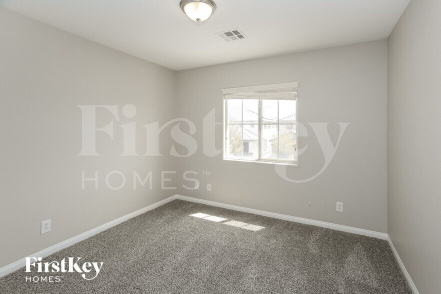 Building Photo - 4032 Villa Serena Ln