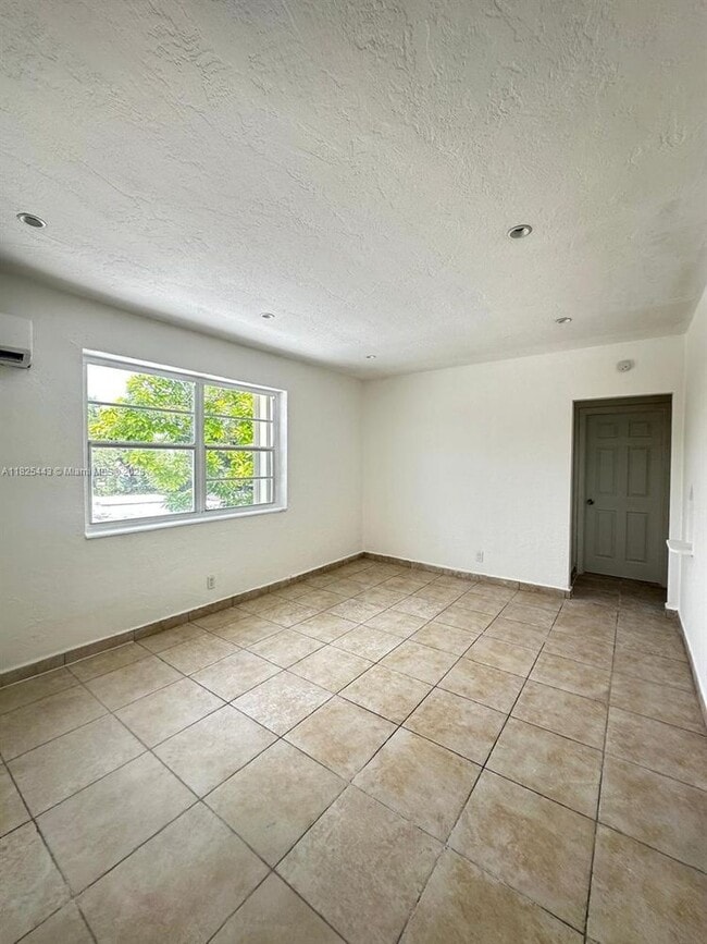 Building Photo - 3452 SW 7th St