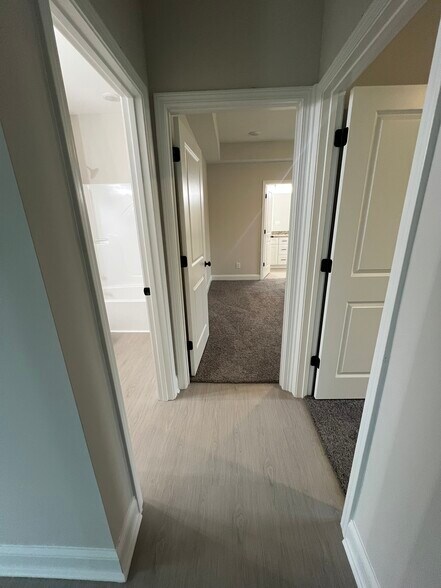 Building Photo - 102 Bennett St