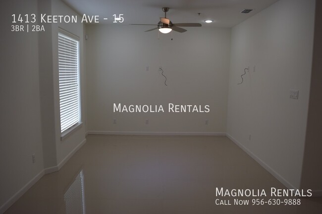 Building Photo - Las Jollas Condominiums II
