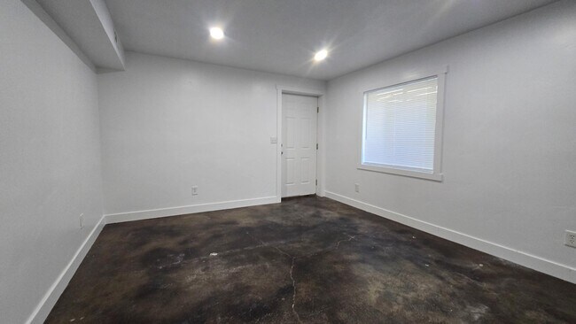 Building Photo - 6911 Hunter Dawn Way