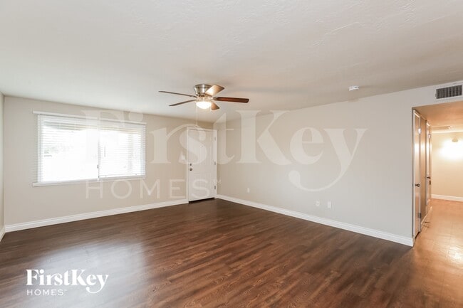 Building Photo - 13032 N 37th Way