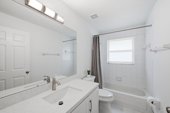 Building Photo - 6581 Marissa Cir
