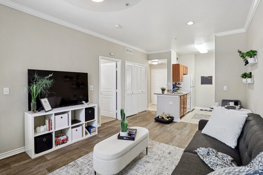 Building Photo - Encore at Buckingham