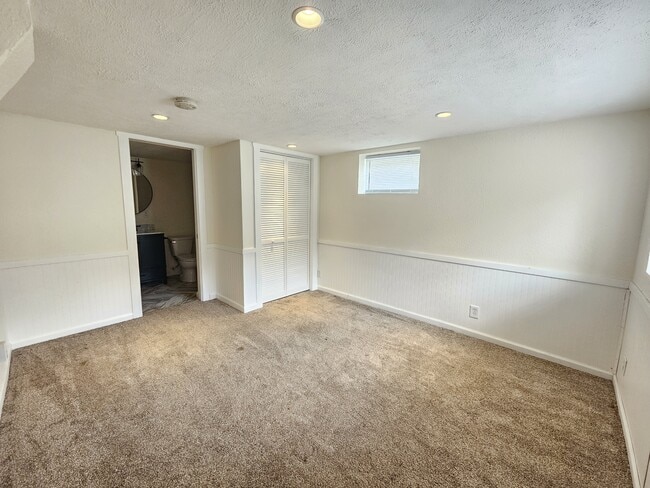 Building Photo - 829 S Ivory St