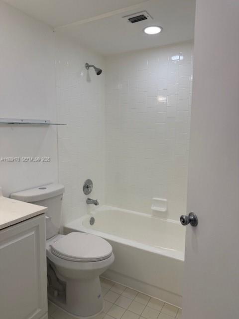 Building Photo - 8290 Lake Dr