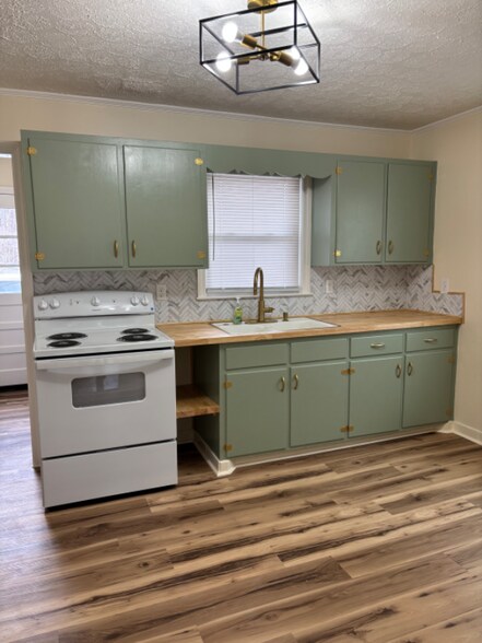 Building Photo - 1485 Milligan Hwy