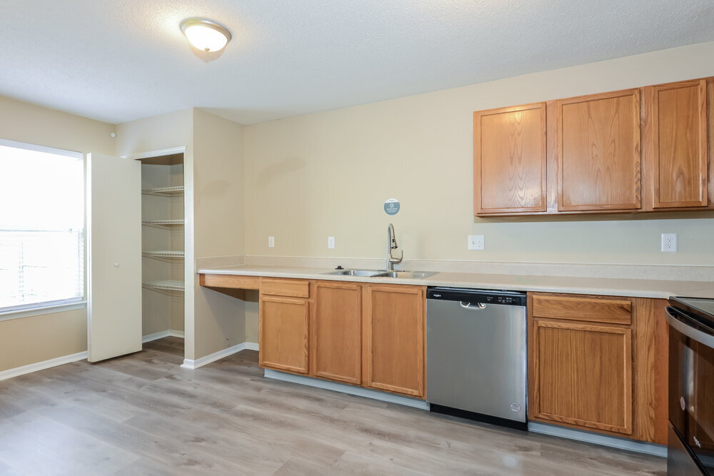 Building Photo - 2371 Summerwood Ln