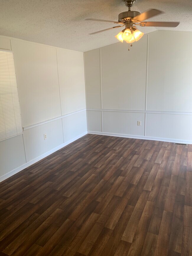 Building Photo - 2444 Culbreth Dr