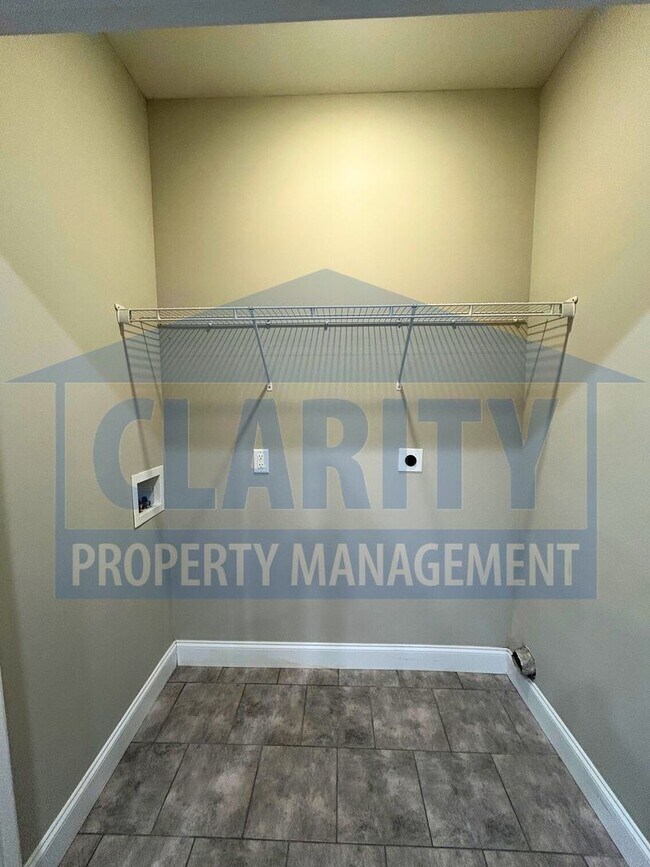 Building Photo - Two bedroom townhome in great, central location!