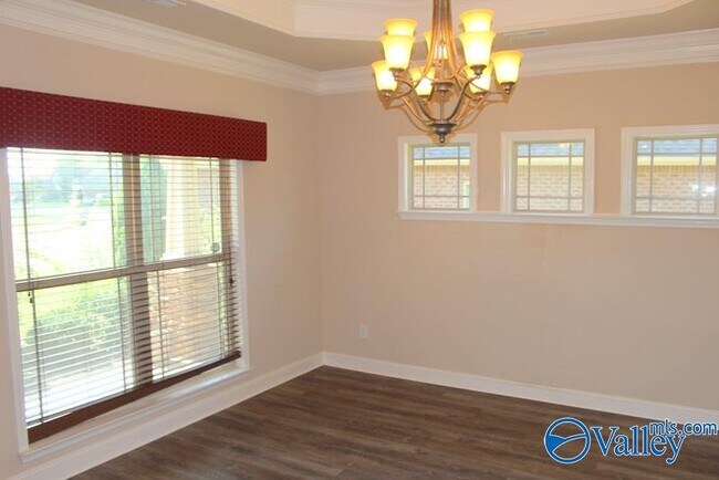Building Photo - 441 E Mossyleaf Dr SW