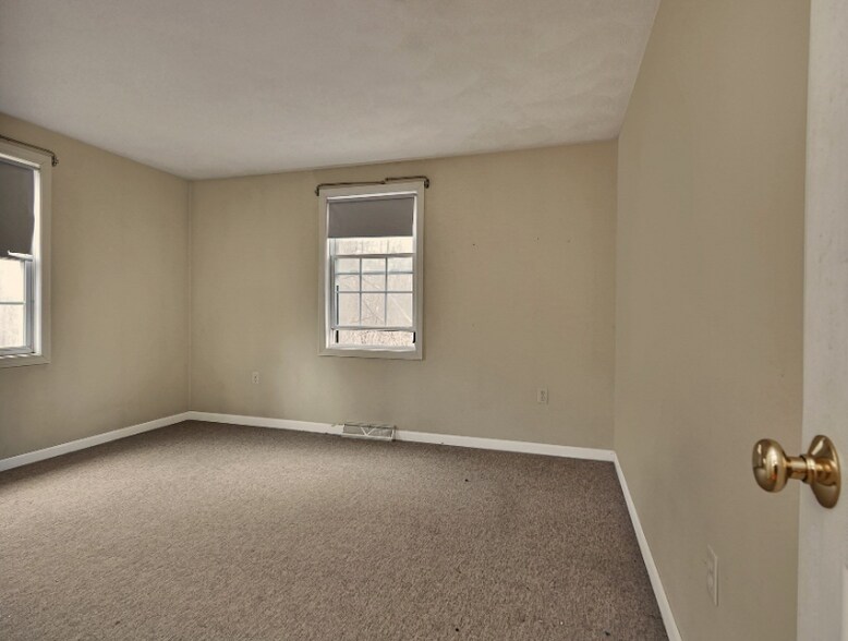 Building Photo - 7 Van Norden Rd