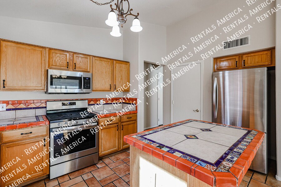 Building Photo - 5375 N 87th Ave