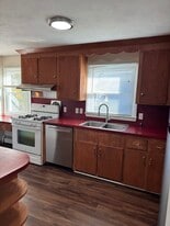 Building Photo - 1013 Somerville St