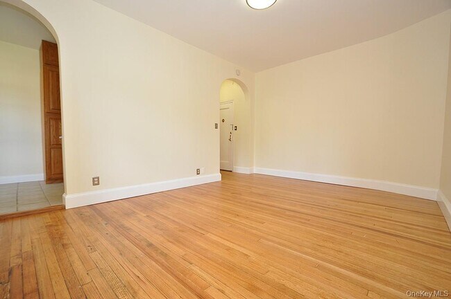 Building Photo - 120 Stonelea Pl
