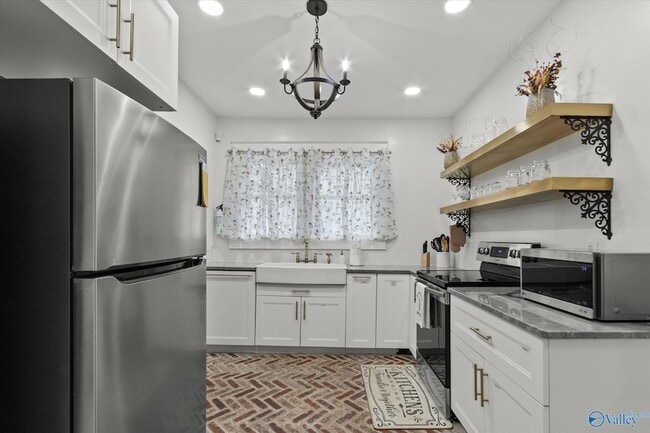 Building Photo - 603 Prospect Dr SE