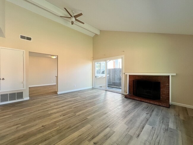 Building Photo - Single Level Four Bedroom North Napa Home