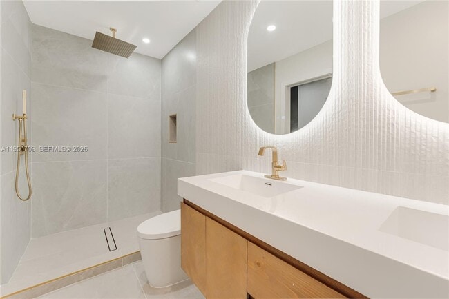 Building Photo - 3410 NW 13th Ave