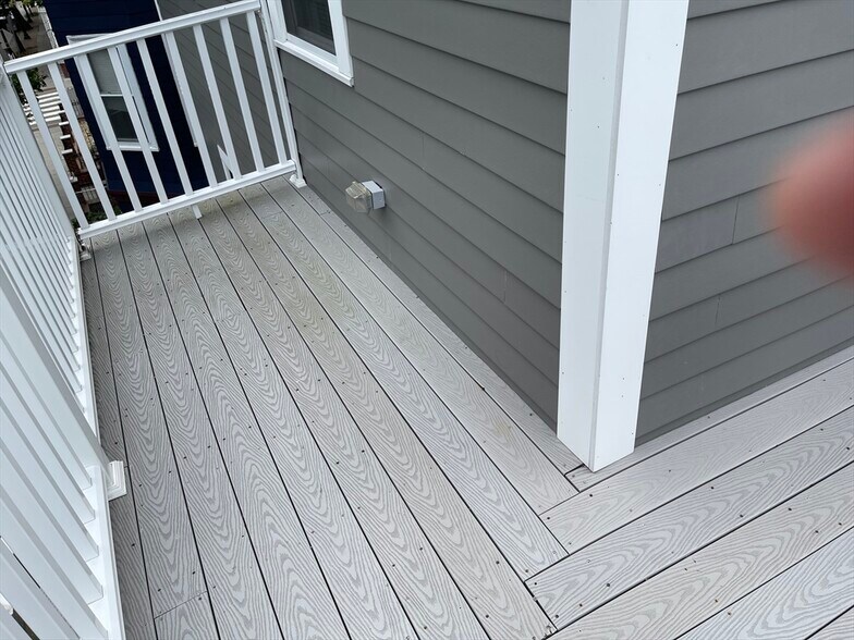 Building Photo - 330 Western Ave