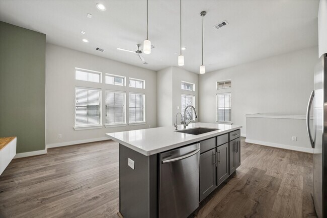 Building Photo - 5209 Allen St