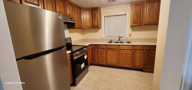 Building Photo - 25 Norton St